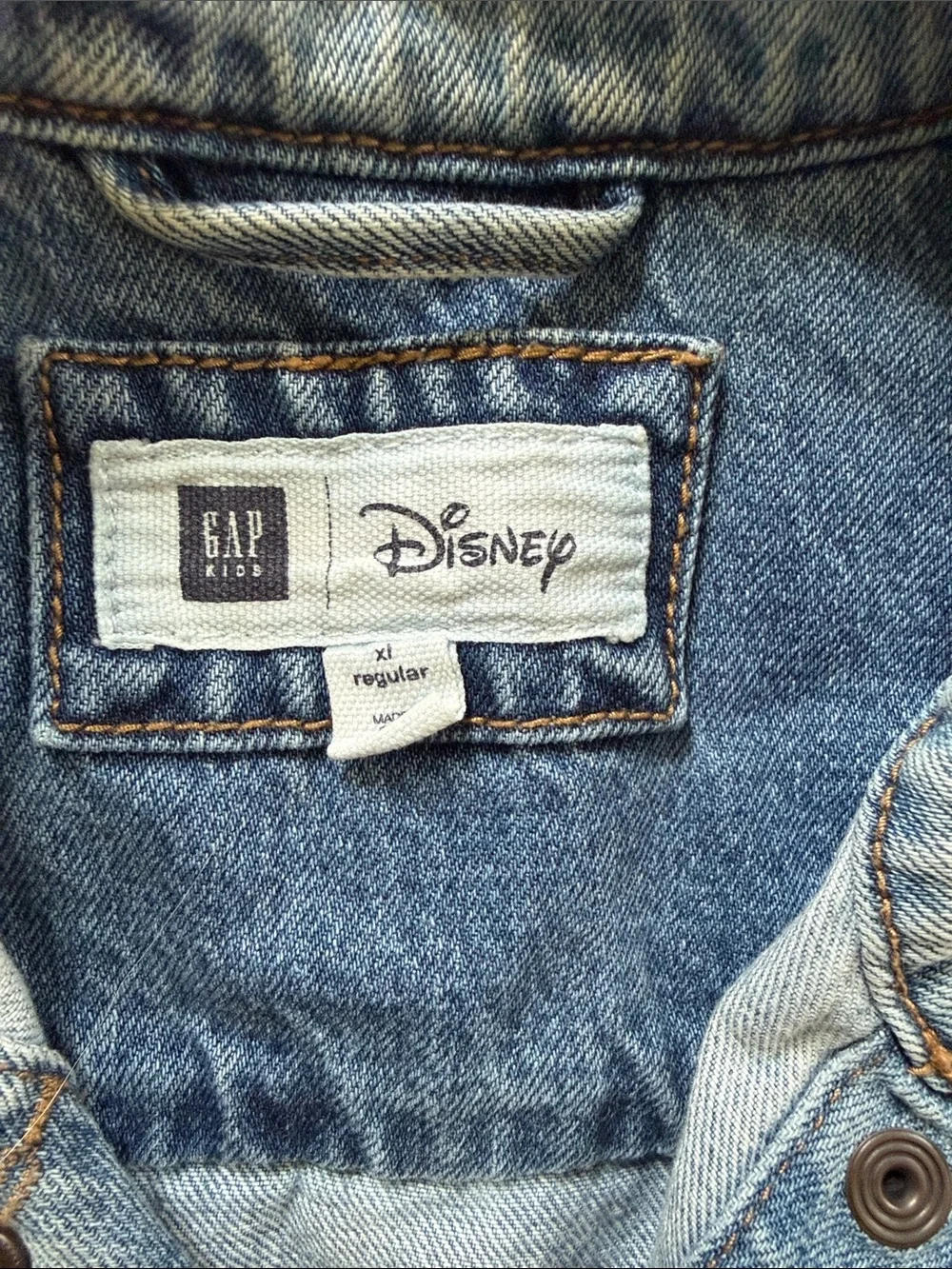 GAP Light Wash Blue Denim Jacket with Puppy Embroidery